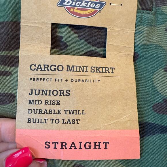 Girl Junior's Dickies Mid Rise Camouflage Denim Cargo Mini Skirt Size 7 NEW - Picture 4 of 9